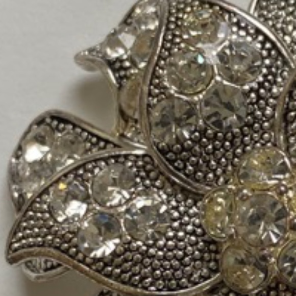 VINTAGE LIZ CLAIBORNE *HP* Floral Brooch - Picture 7 of 7